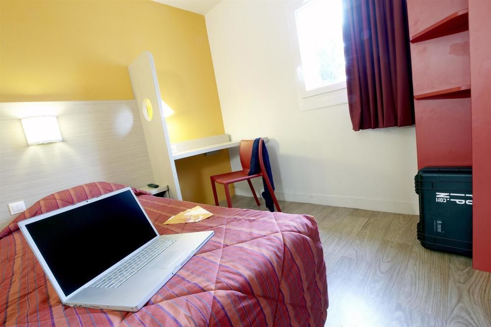 Campanile Pau Est-Bizanos Hotel Bagian luar foto